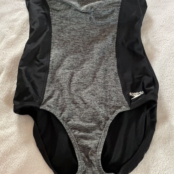 Speedo Bathing Suit EUC - Picture 3 of 5